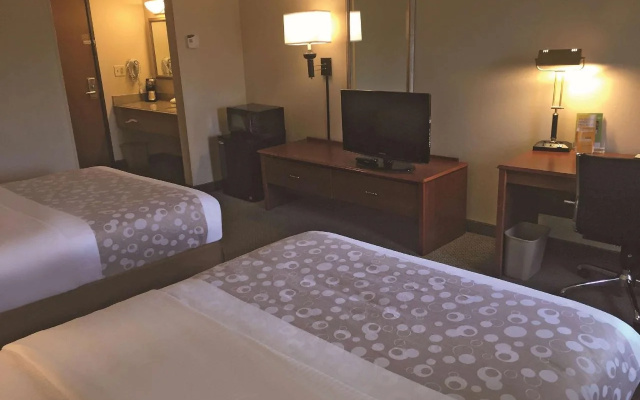 photo 4 of La Quinta Inn Milwaukee West Brookfield