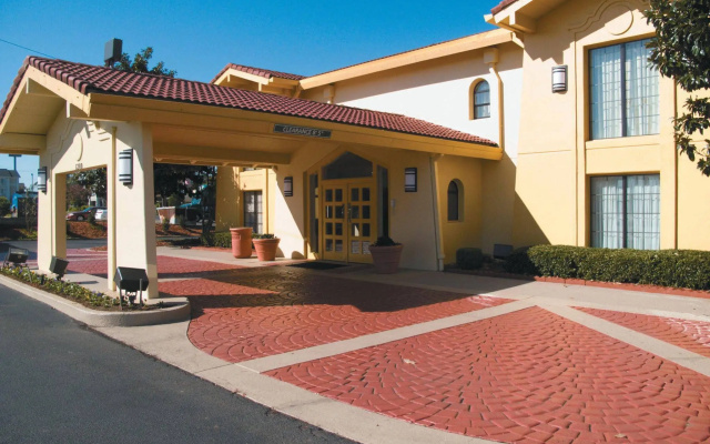 photo 2 of La Quinta Inn Montgomery Eastern Bypass