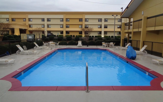 photo 5 of Americas Best Value Inn Montgomery, AL