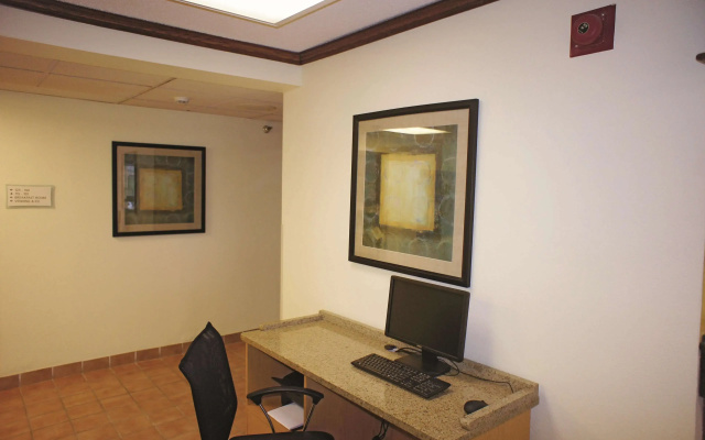 photo 2 of La Quinta Inn by Wyndham Omaha Southwest