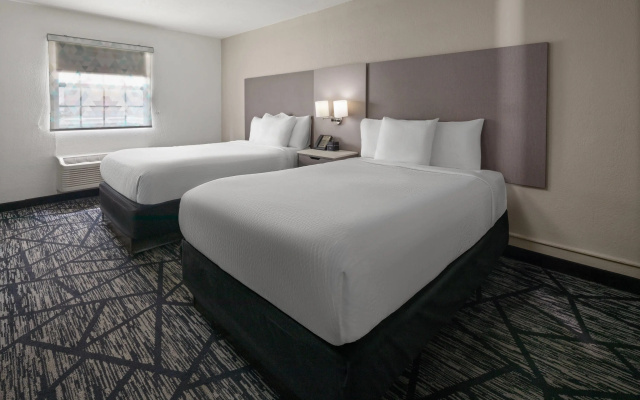photo 4 of La Quinta Inn by Wyndham Omaha West