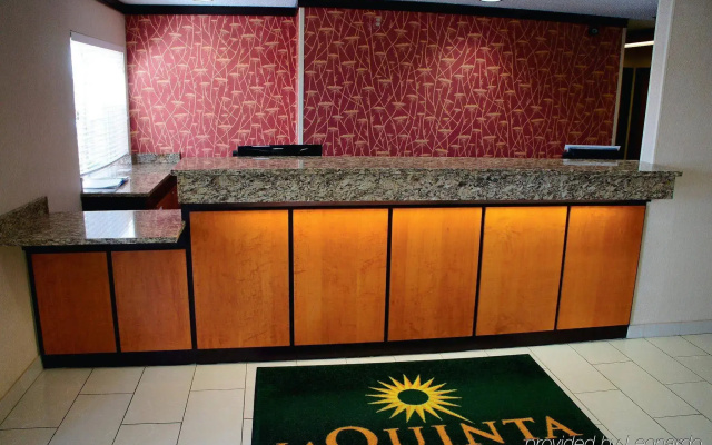 photo 3 of La Quinta Inn & Suites by Wyndham Peru Starved Rock St Park