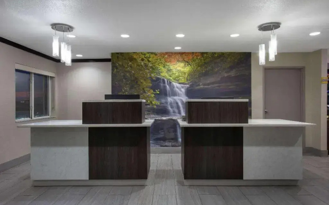 photo 2 of La Quinta Inn Peru Starved Rock State Park