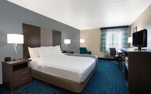photo 3 of La Quinta Inn Peru Starved Rock State Park