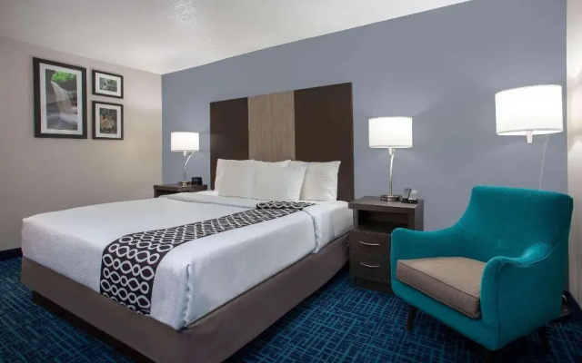 photo 5 of La Quinta Inn Peru Starved Rock State Park