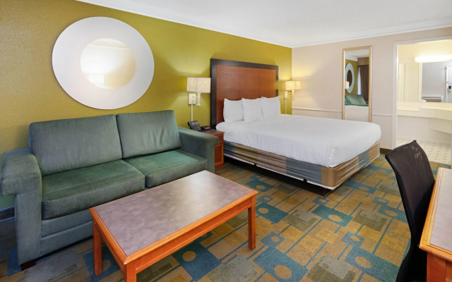photo 4 of Travelodge by Wyndham Phoenix North