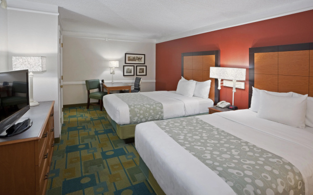 photo 3 of La Quinta Inn Phoenix Sky Harbor Airport