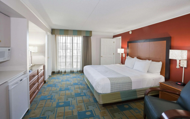 photo 5 of La Quinta Inn by Wyndham Phoenix Sky Harbor Airport