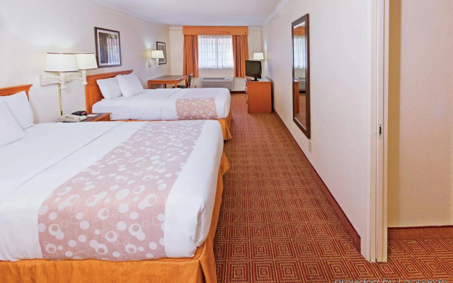 photo 4 of Super 8 by Wyndham San Antonio Near SeaWorld Ingram Park