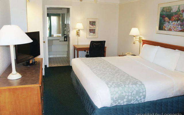 photo 3 of Super 8 by Wyndham Savannah