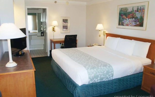 photo 4 of Super 8 by Wyndham Savannah