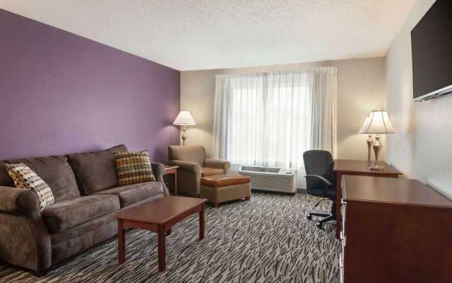 photo 5 of Baymont by Wyndham Springfield I-44