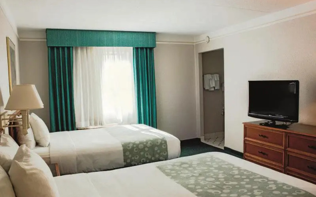 photo 4 of La Quinta Inn St. Louis Airport 714