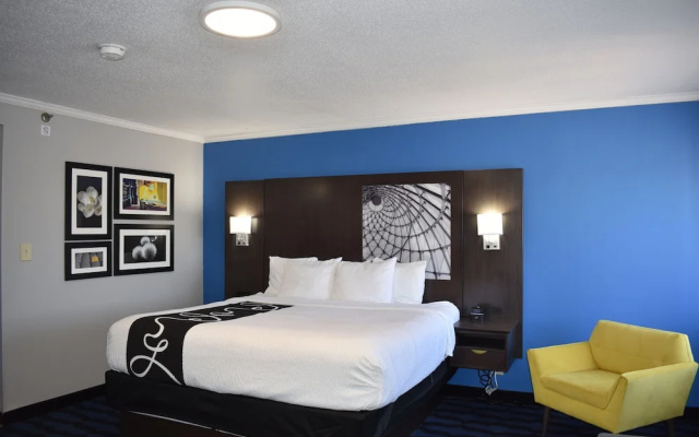 photo 4 of La Quinta Inn St Louis Hazelwood Airport North