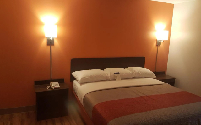 photo 3 of Motel 6 Maryland Heights, MO