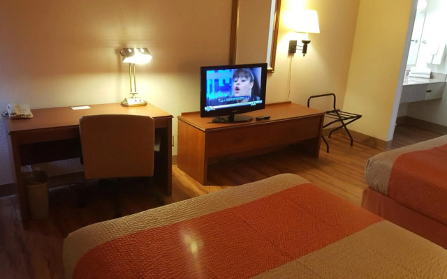 photo 4 of Motel 6 Maryland Heights, MO