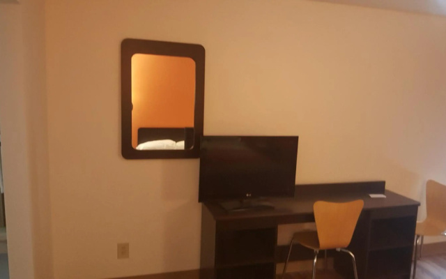 photo 5 of Motel 6 Maryland Heights, MO