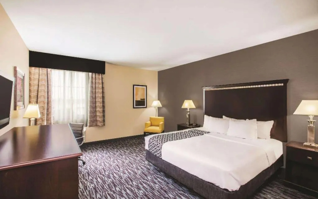 photo 2 of LA QUINTA INN &amp; SUITES ALLEN AT THE VILLAGE