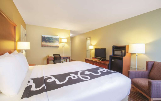 photo 5 of La Quinta Inn & Suites Bentonville