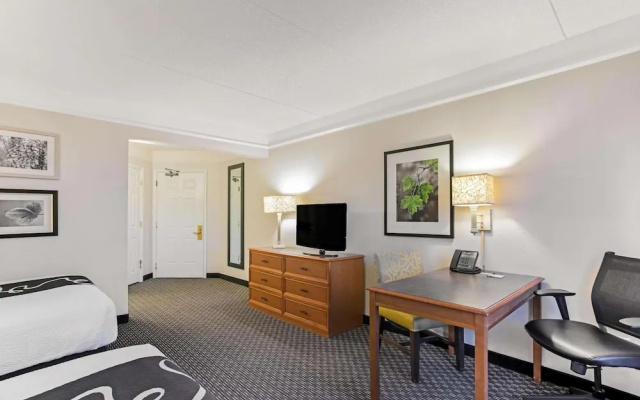 photo 5 of La Quinta Inn & Suites Birmingham Homewood