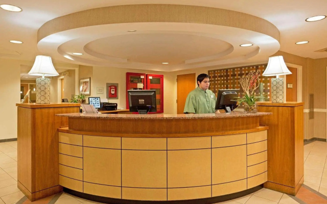 photo 2 of La Quinta Inn And Suites Boston-Somerville