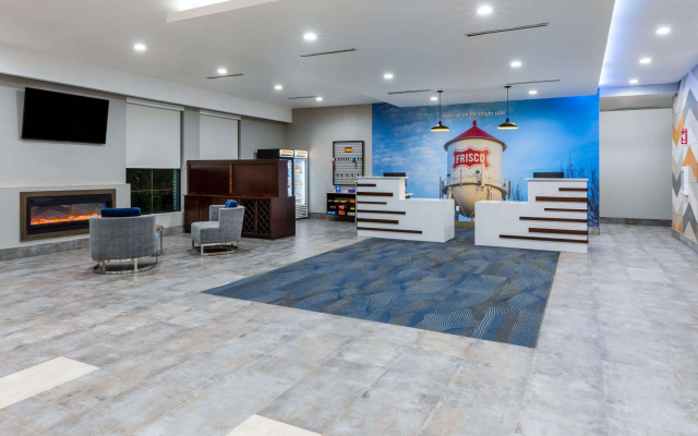 photo 2 of La Quinta Inn & Suites by Wyndham Dallas - Frisco Stadium