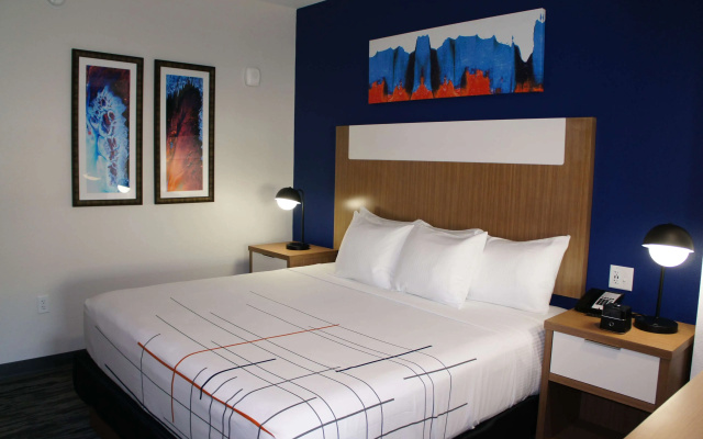 photo 2 of La Quinta Inn & Suites by Wyndham Katy