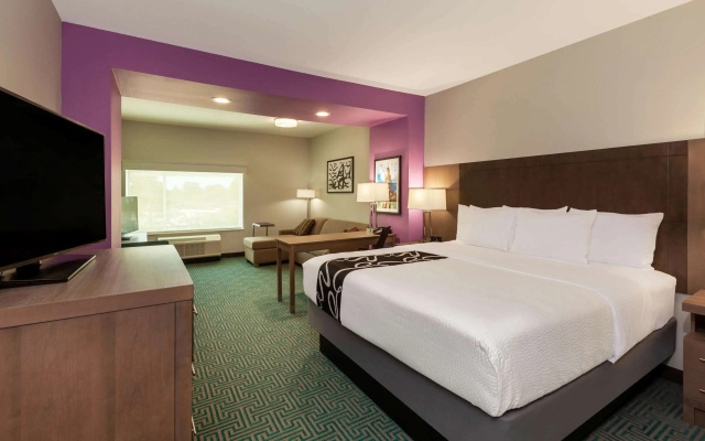 photo 5 of La Quinta Inn & Suites by Wyndham Lafayette Oil Center