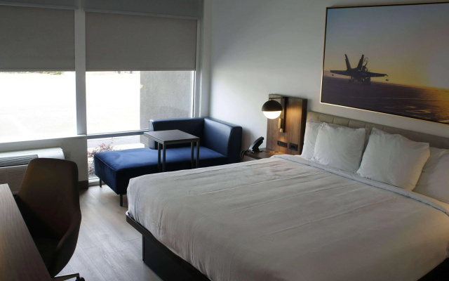 photo 3 of La Quinta Inn & Suites by Wyndham Manchester / Arnold AFB