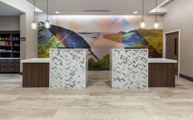 photo 2 of La Quinta Inn & Suites by Wyndham Middletown-Goshen