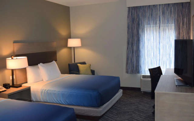 photo 5 of La Quinta Inn & Suites by Wyndham Middletown-Goshen