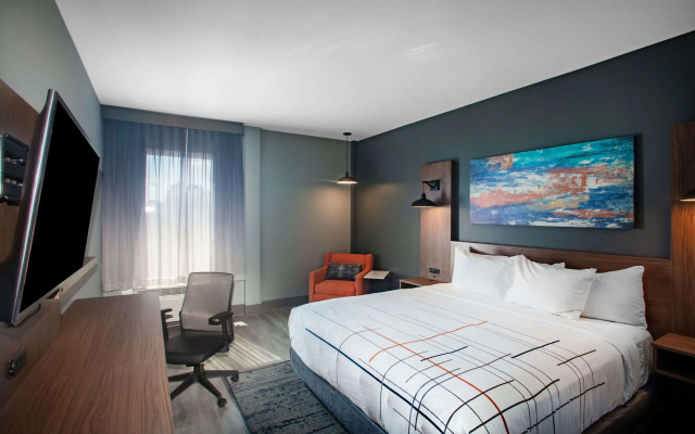 photo 5 of La Quinta Inn & Suites by Wyndham Oxford
