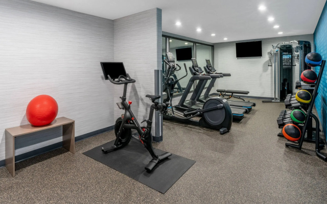 photo 5 of La Quinta Inn & Suites by Wyndham Santa Rosa