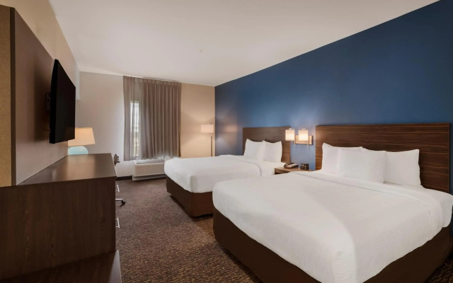 photo 3 of La Quinta Inn & Suites by Wyndham Sulphur (Lake Charles)