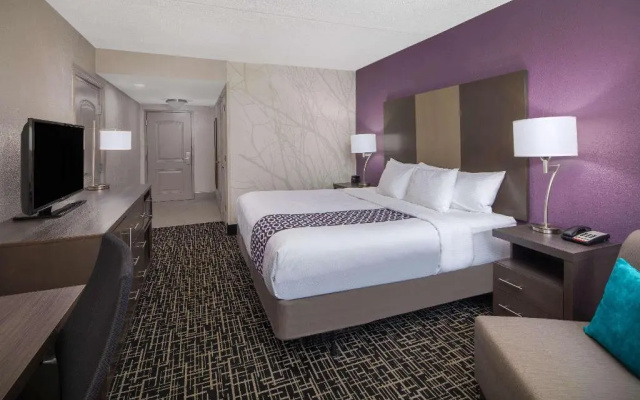 photo 5 of La Quinta Inn Suites Chattanooga East Ridge