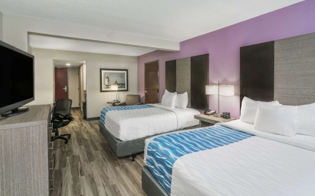 photo 4 of La Quinta Inn & Suites Clarksville