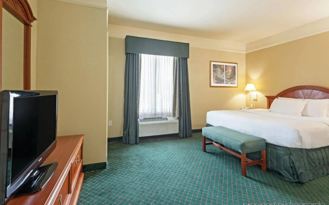 photo 2 of 科文頓拉昆塔套房酒店(The Chateau Hotel Covington)