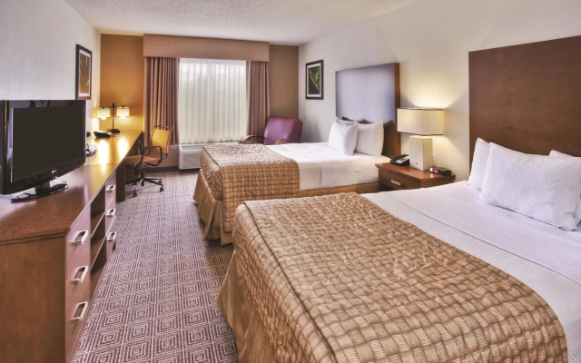 photo 5 of La Quinta Inn And Suites Danbury