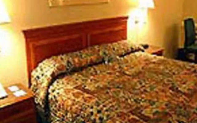photo 2 of La Quinta Inn & Suites by Wyndham Ft. Lauderdale Plantation