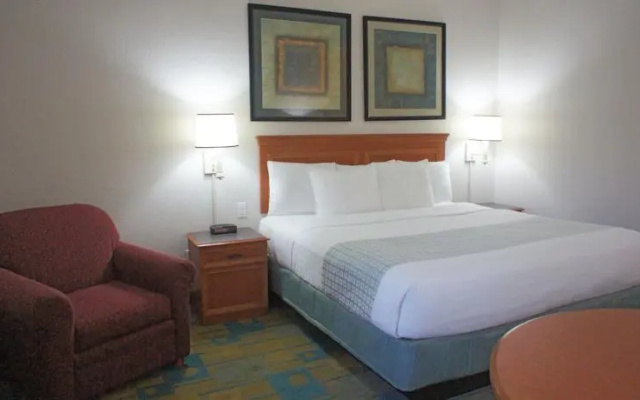 photo 3 of La Quinta Inn & Suites by Wyndham Ft. Lauderdale Plantation