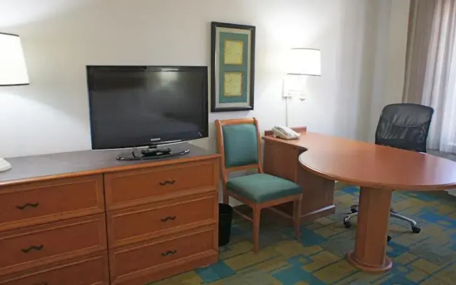 photo 5 of La Quinta Inn & Suites by Wyndham Ft. Lauderdale Plantation