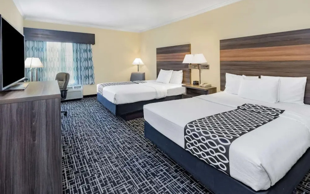 photo 4 of La Quinta Inn & Suites Garland Harbor Point