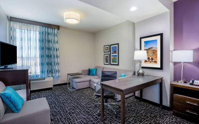 photo 2 of La Quinta Inn & Suites by Wyndham Houston Cypress