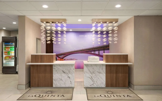 photo 2 of La Quinta Inn & Suites by Wyndham Lackawanna
