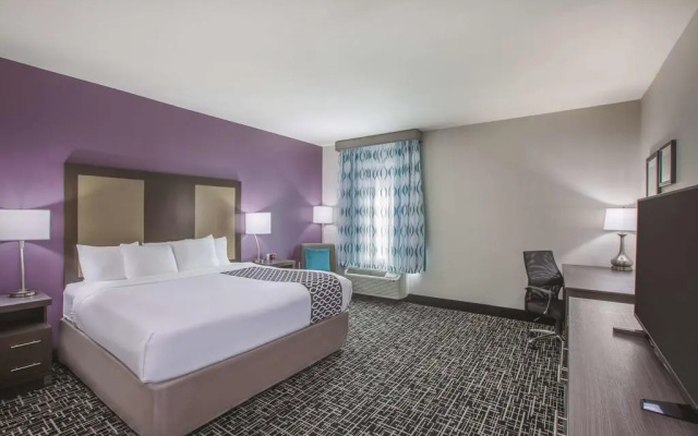 photo 3 of La Quinta Inn & Suites Lake Charles - Westlake