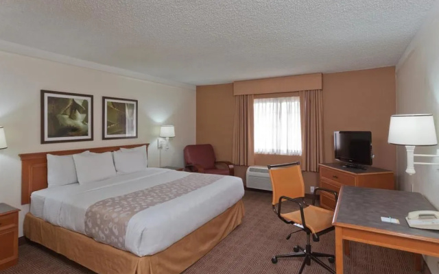 photo 4 of La Quinta Inn & Suites Las Vegas Airport N Conv.