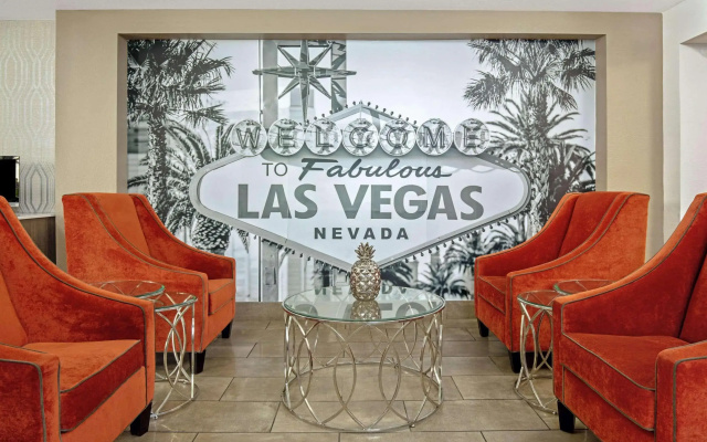 photo 3 of La Quinta Inn Suites Las Vegas Red Rock Summerlin