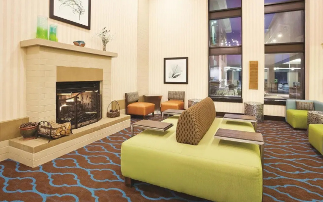 photo 2 of La Quinta Inn & Suites Minneapolis-Minnetonka