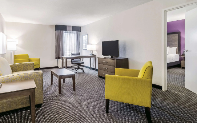 photo 5 of La Quinta Inn & Suites by Wyndham Myrtle Beach - N Kings Hwy