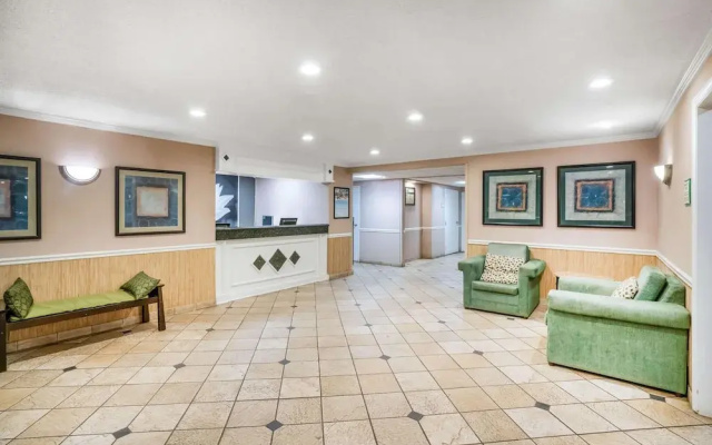 photo 2 of La Quinta Inn & Suites Nashville Franklin